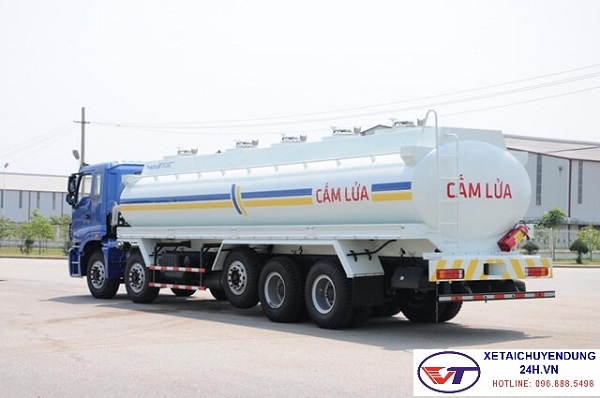 xe xitec Thaco Auman chở xăng dầu
