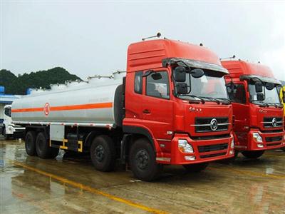Xe xitec chở xăng dầu Dongfeng 26 m3 khối nhập khẩu